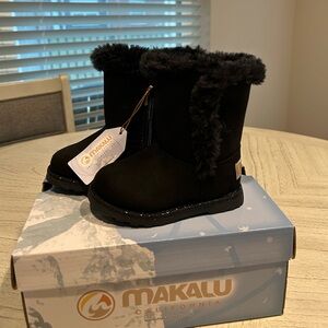 Little Girls Makalu Fur-Lined Winter Boots Size 6